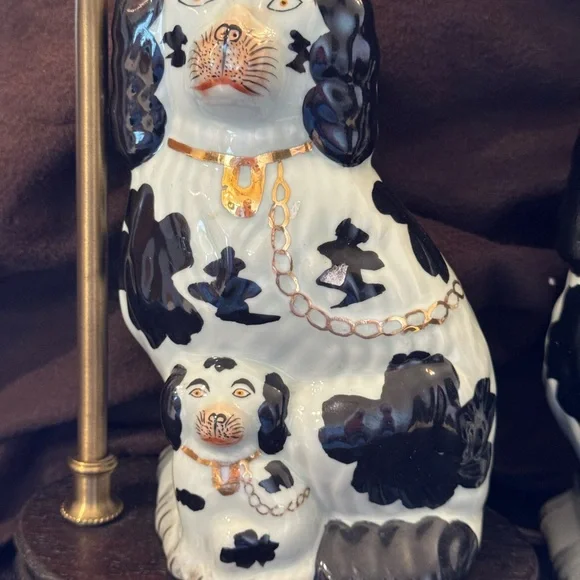 Staffordshire dog lamp and 2 dog figurines - Picture 4 of 9